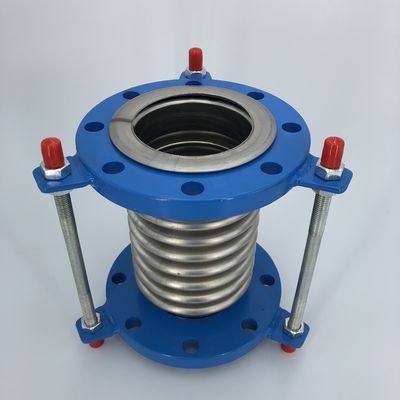 Connessioni di fine saldate con giunti di espansione per la riduzione del rumore e flange DIN